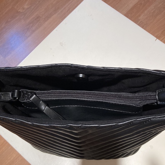 EUC Steve Madden crossbody and over shoulder purse - Picture 6 of 10